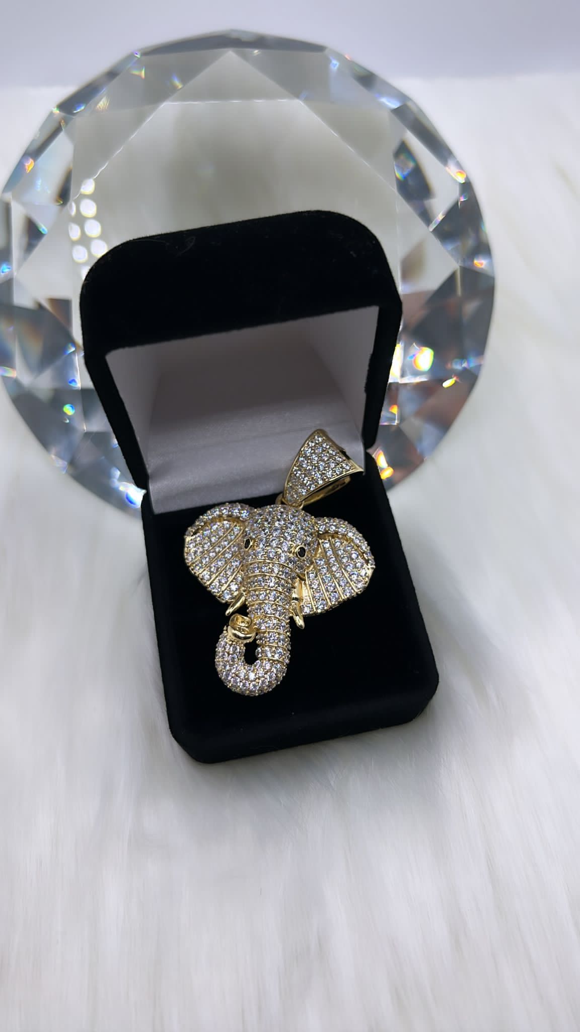 ELEPHANT PENDANT