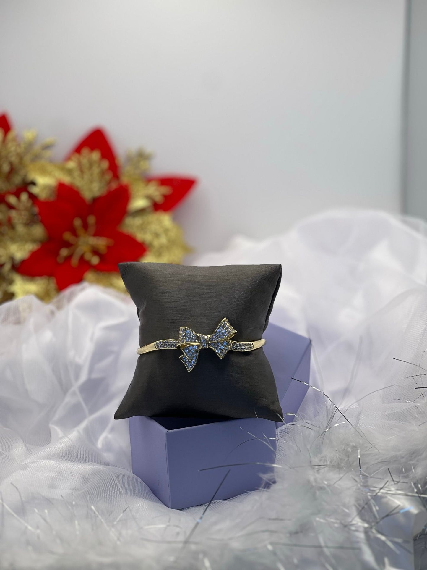 BOW BANGLE