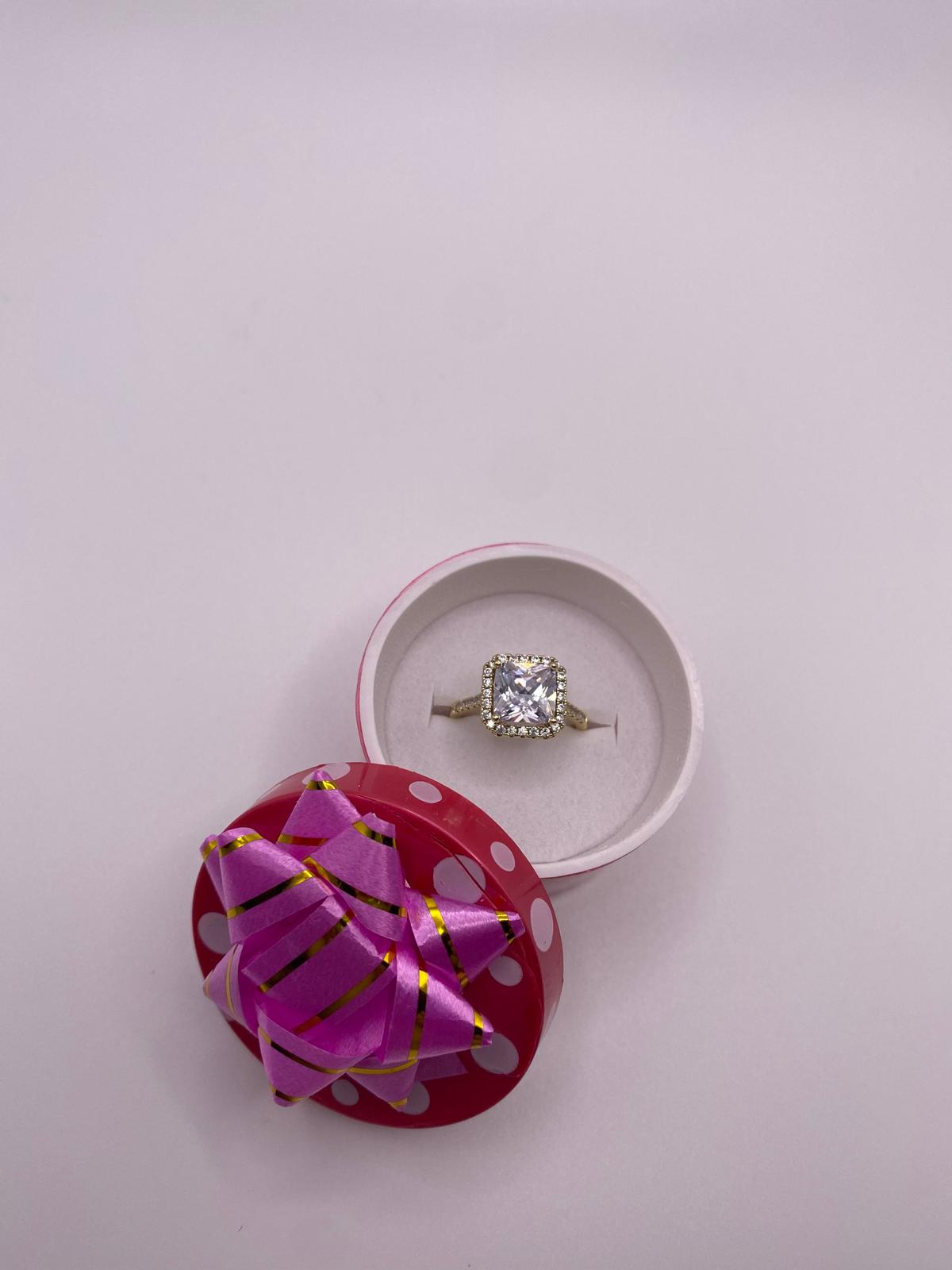 WHITE DIAMOND RING
